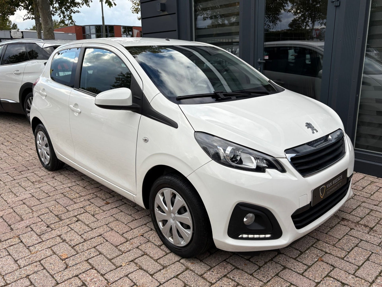 Peugeot 108 1.0 e-VTi Active 5 deurs | Airco LED Mistlampen | 2019 | Benzine | 126.061 km | € 5.450,-