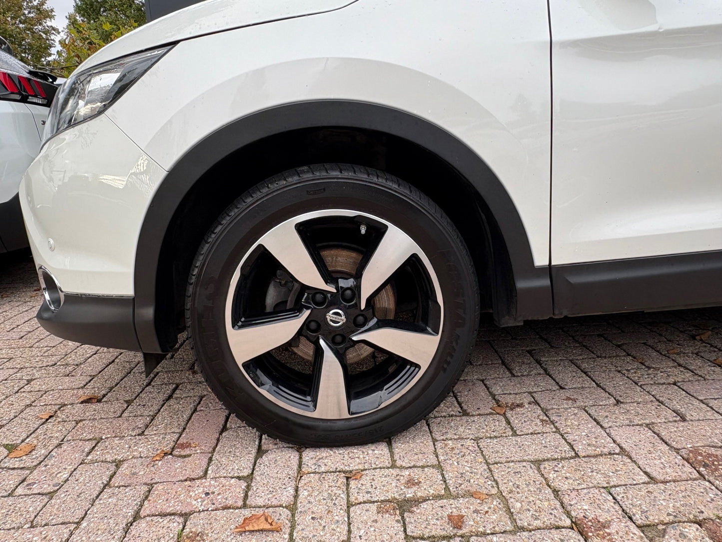 Nissan Qashqai 1.2 Premium Edition | Navi Panoramadak Camera | 2015 | Benzine | 97.814 km | € 9.450,-