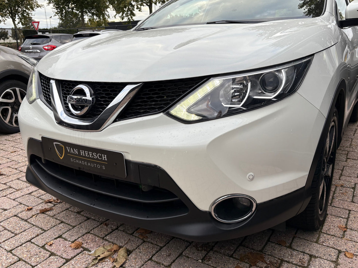 Nissan Qashqai 1.2 Premium Edition | Navi Panoramadak Camera | 2015 | Benzine | 97.814 km | € 9.450,-