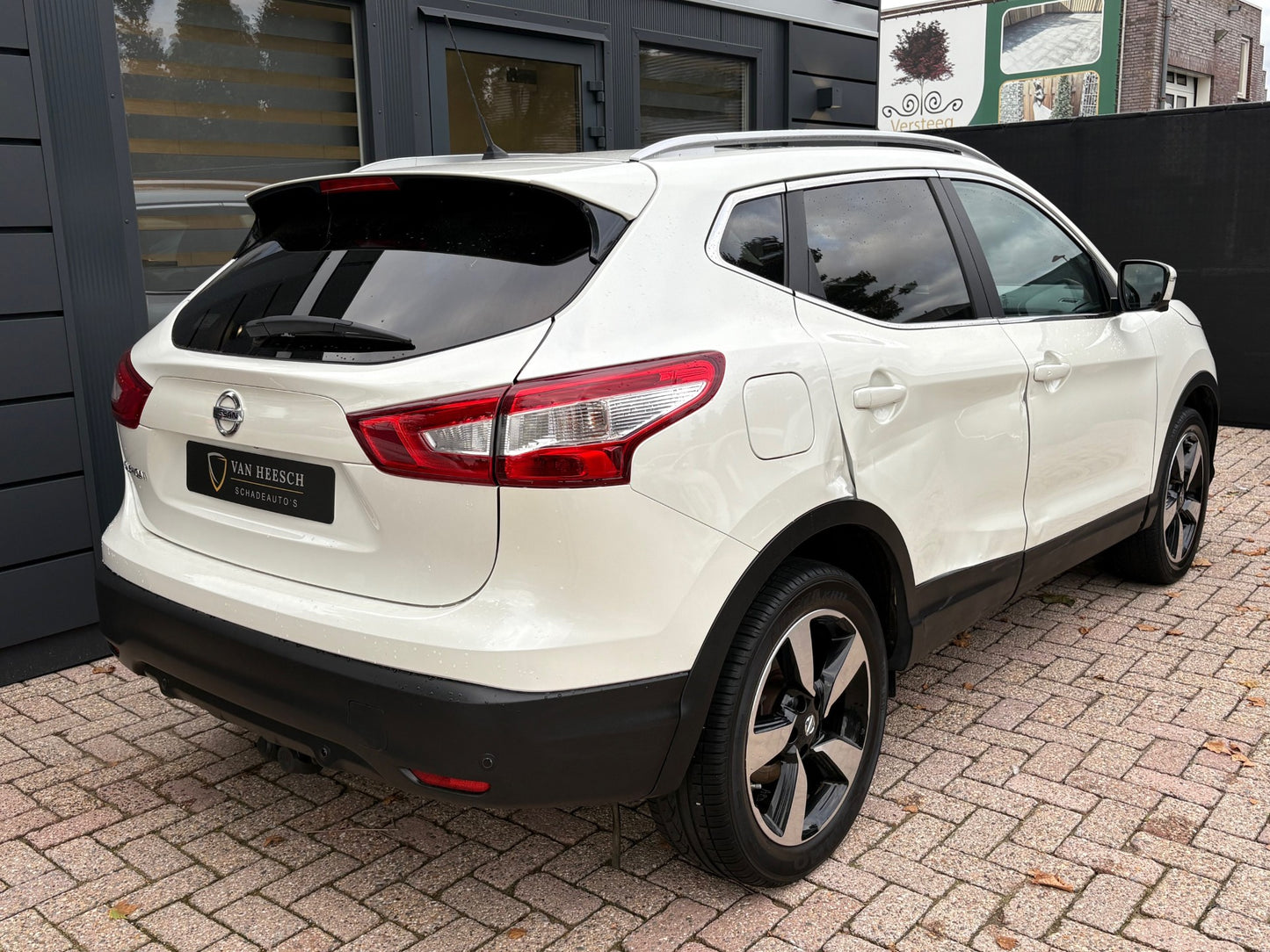 Nissan Qashqai 1.2 Premium Edition | Navi Panoramadak Camera | 2015 | Benzine | 97.814 km | € 9.450,-