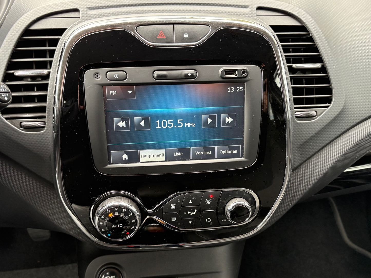 Renault Captur 0.9 TCe Dynamique | Airco Navi Camera | 2015 | Benzine | 125.728 km | € 7.450,-