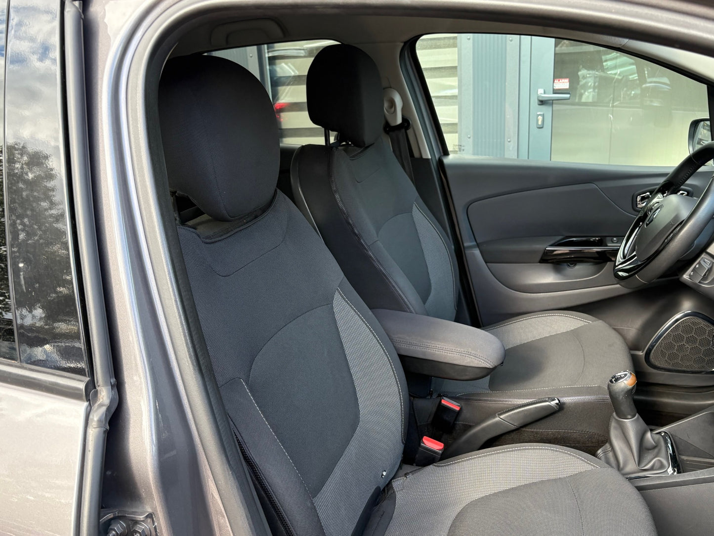 Renault Captur 0.9 TCe Dynamique | Airco Navi Camera | 2015 | Benzine | 125.728 km | € 7.450,-