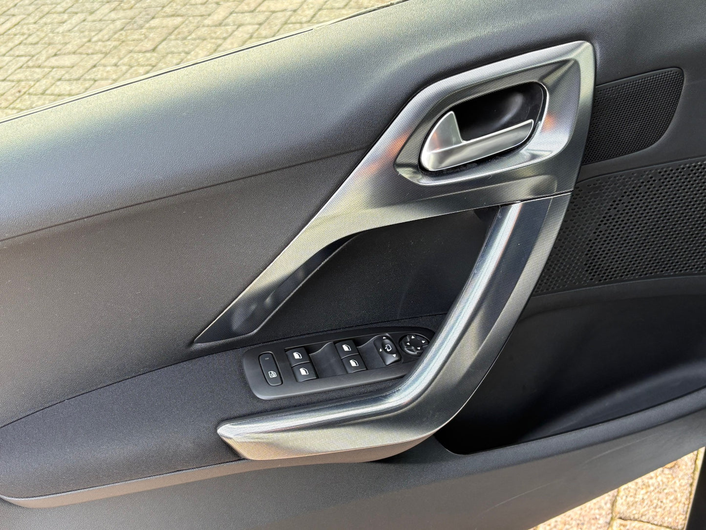 Peugeot 2008 1.2 PureTech Allure | Navi Panoramadak Camera | 2018 | Benzine | 50.430 km | € 8.450,-