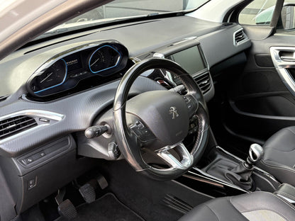 Peugeot 2008 1.2 PureTech Allure | Navi Panoramadak Camera | 2018 | Benzine | 50.430 km | € 8.450,-