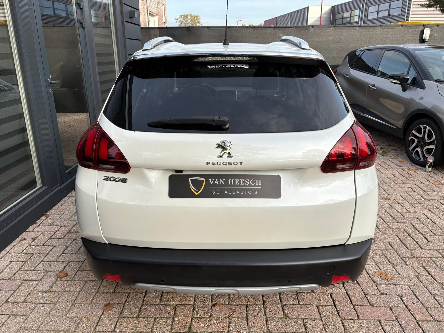 Peugeot 2008 1.2 PureTech Allure | Navi Panoramadak Camera | 2018 | Benzine | 50.430 km | € 8.450,-