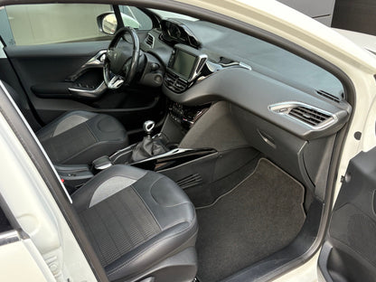 Peugeot 2008 1.2 PureTech Allure | Navi Panoramadak Camera | 2018 | Benzine | 50.430 km | € 8.450,-