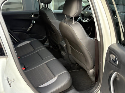 Peugeot 2008 1.2 PureTech Allure | Navi Panoramadak Camera | 2018 | Benzine | 50.430 km | € 8.450,-