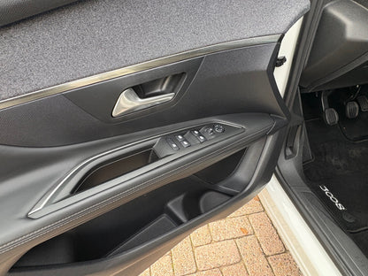 Peugeot 3008 1.2 PureTech Première | Navi Panoramadak Camera | 2017 | Benzine | 142.078 km | € 17.950,-