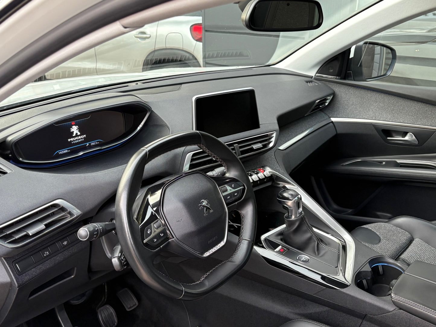 Peugeot 3008 1.2 PureTech Première | Navi Panoramadak Camera | 2017 | Benzine | 142.078 km | € 17.950,-