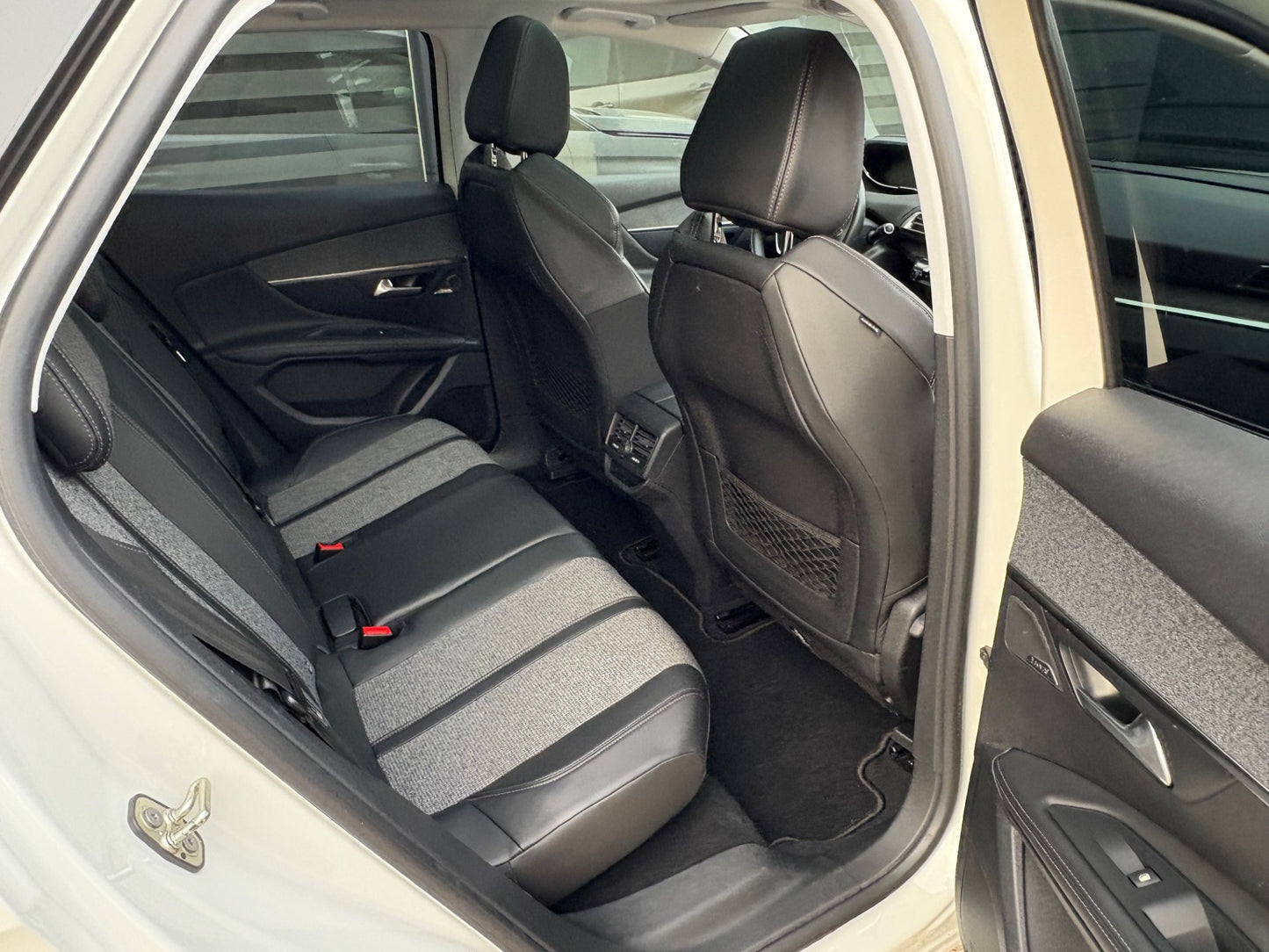 Peugeot 3008 1.2 PureTech Première | Navi Panoramadak Camera | 2017 | Benzine | 142.078 km | € 17.950,-