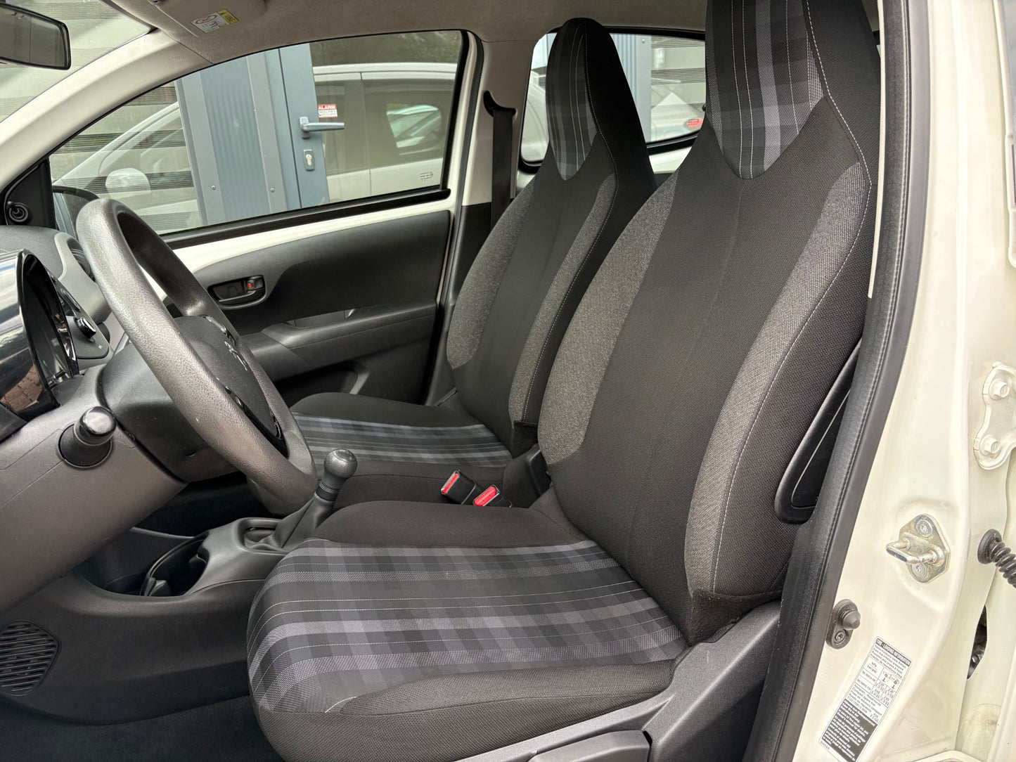 Peugeot 108 1.0 e-VTi Active 5 deurs | Airco LED Mistlampen | 2019 | Benzine | 126.061 km | € 5.450,-