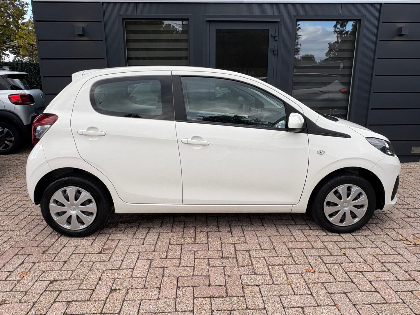 Peugeot 108 1.0 e-VTi Active 5 deurs | Airco LED Mistlampen | 2019 | Benzine | 126.061 km | € 5.450,-