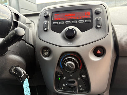 Peugeot 108 1.0 e-VTi Active 5 deurs | Airco LED Mistlampen | 2019 | Benzine | 126.061 km | € 5.450,-