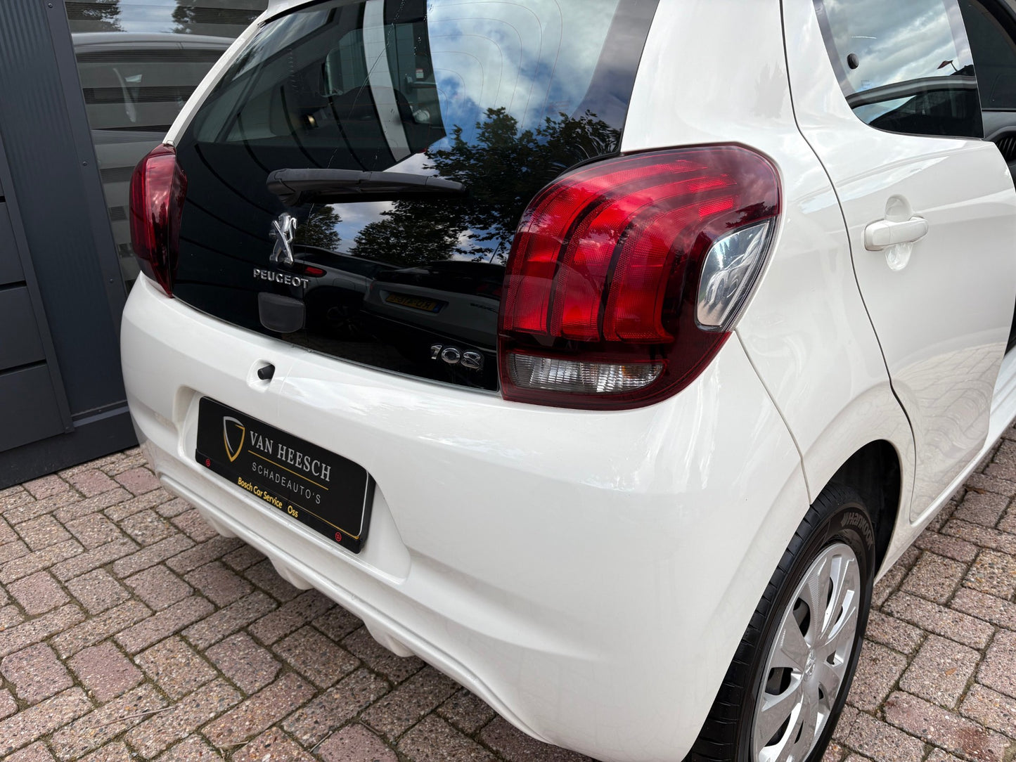 Peugeot 108 1.0 e-VTi Active 5 deurs | Airco LED Mistlampen | 2019 | Benzine | 126.061 km | € 5.450,-