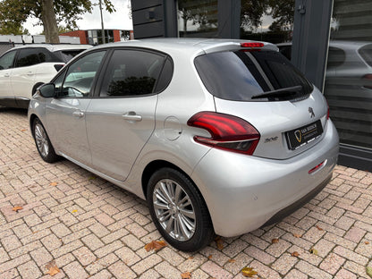 Peugeot 208 1.2 PureTech Style 5 deurs | Navi Lm-velgen Pdc | 2016 | Benzine | 102.724 km | € 5.450,-