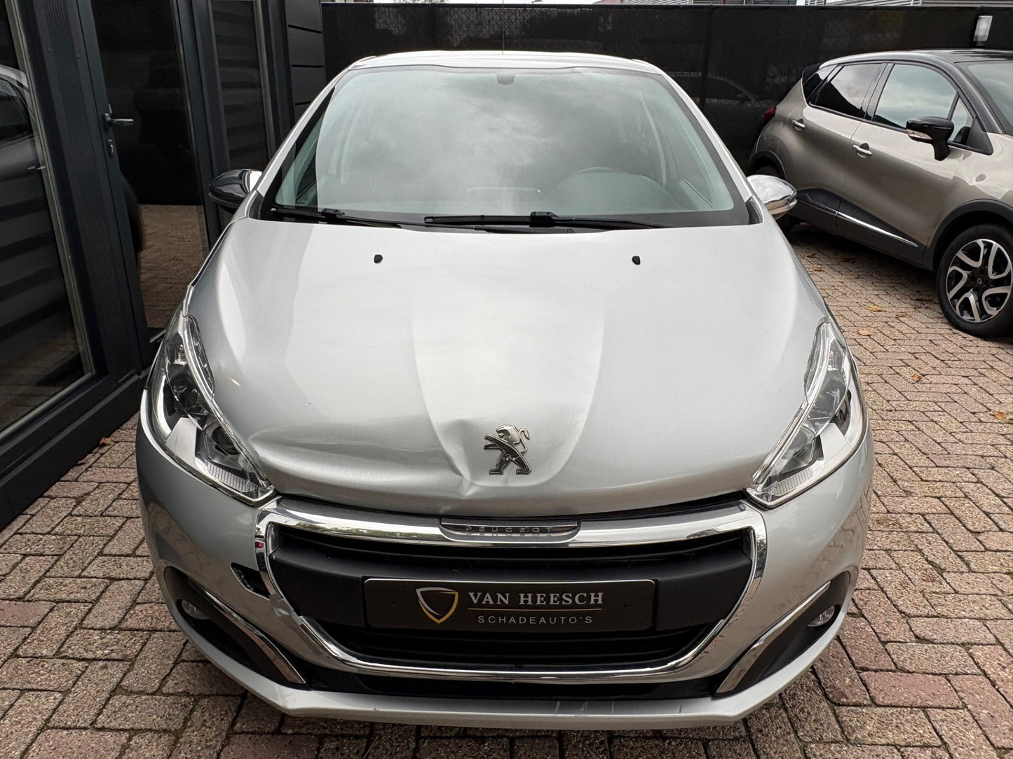 Peugeot 208 1.2 PureTech Style 5 deurs | Navi Lm-velgen Pdc | 2016 | Benzine | 102.724 km | € 5.450,-