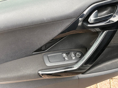 Peugeot 208 1.2 PureTech Style 5 deurs | Navi Lm-velgen Pdc | 2016 | Benzine | 102.724 km | € 5.450,-