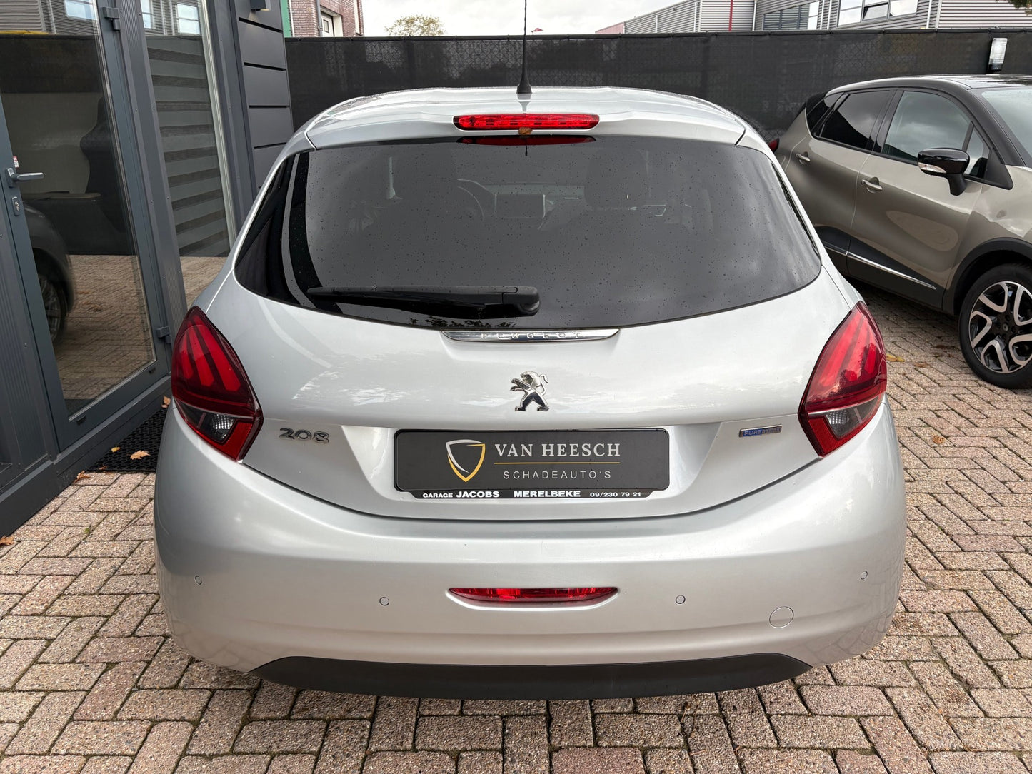 Peugeot 208 1.2 PureTech Style 5 deurs | Navi Lm-velgen Pdc | 2016 | Benzine | 102.724 km | € 5.450,-