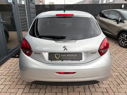 Peugeot 208 1.2 PureTech Style 5 deurs | Navi Lm-velgen Pdc | 2016 | Benzine | 102.724 km | € 5.450,-