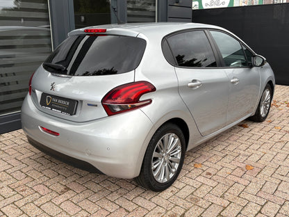 Peugeot 208 1.2 PureTech Style 5 deurs | Navi Lm-velgen Pdc | 2016 | Benzine | 102.724 km | € 5.450,-