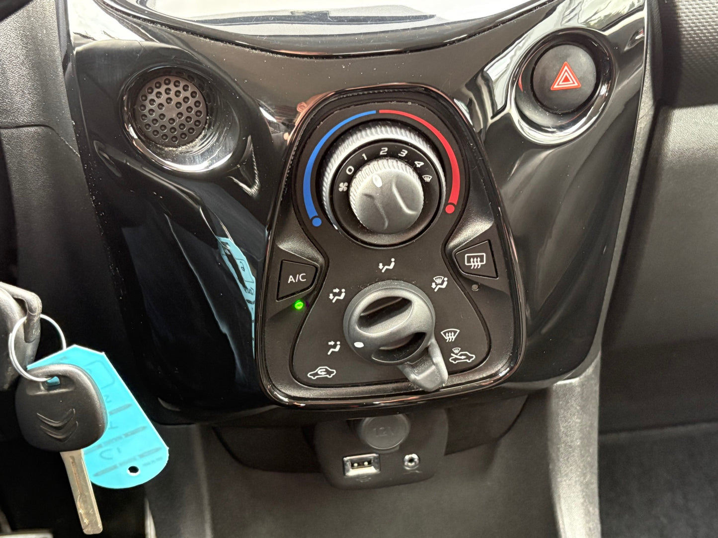 Citroen C1 1.0 VTi Shine 5 deurs | Airco Navi Camera | 2019 | Benzine | 99.927 km | € 6.750,-