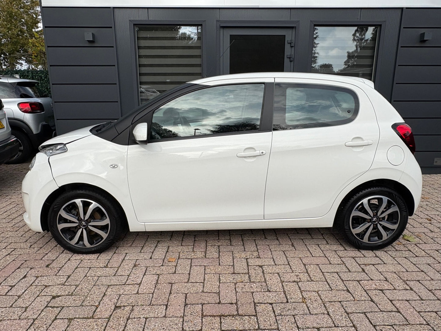 Citroen C1 1.0 VTi Shine 5 deurs | Airco Navi Camera | 2019 | Benzine | 99.927 km | € 6.750,-