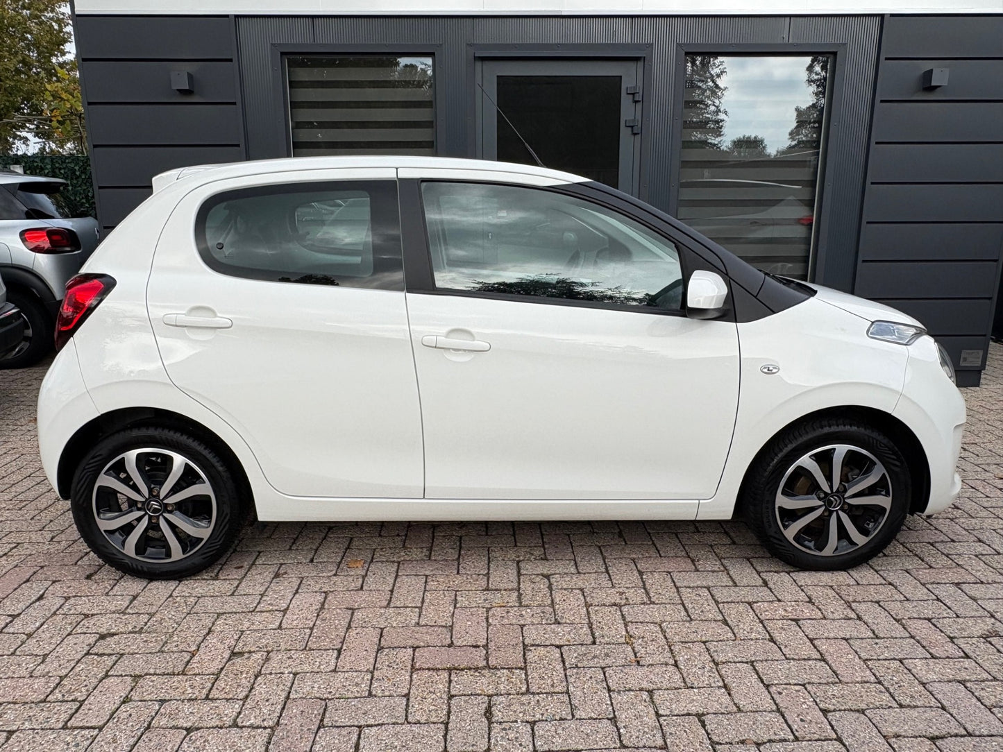 Citroen C1 1.0 VTi Shine 5 deurs | Airco Navi Camera | 2019 | Benzine | 99.927 km | € 6.750,-