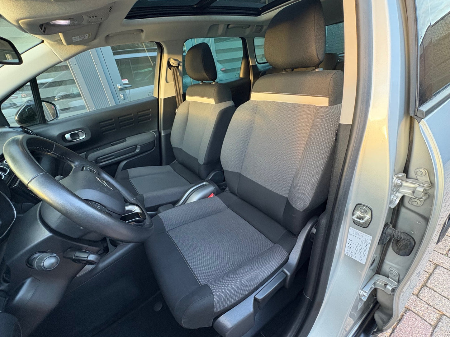 Citroen C3 Aircross 1.2 PureTech Shine | Navi Panoramadak Pdc | 2019 | Benzine | 90.759 km | € 9.450,-