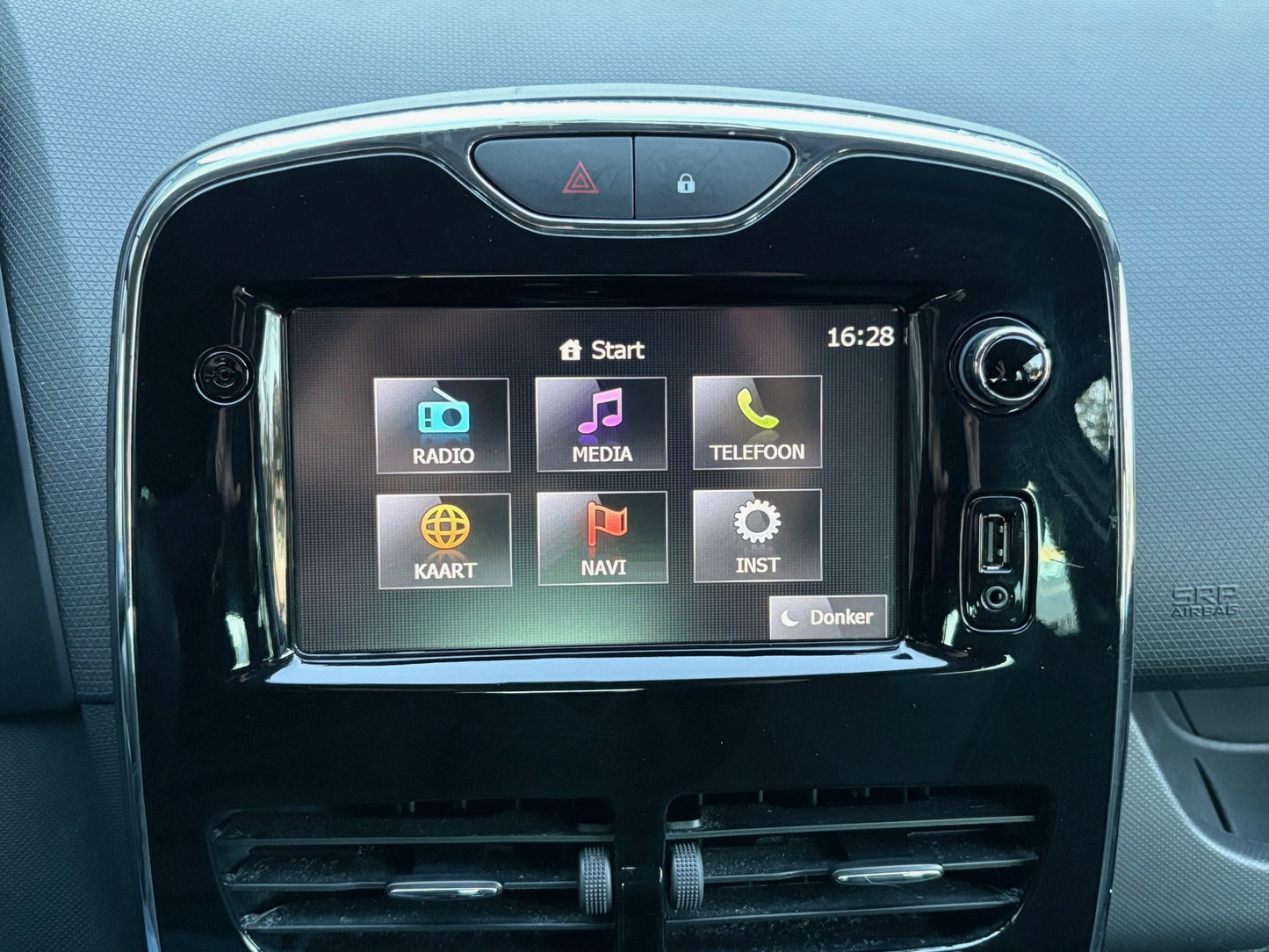 Renault Clio 0.9 TCe Night & Day | Navi Pdc Lm-velgen | 2013 | Benzine | 86.428 km | € 7.950,-