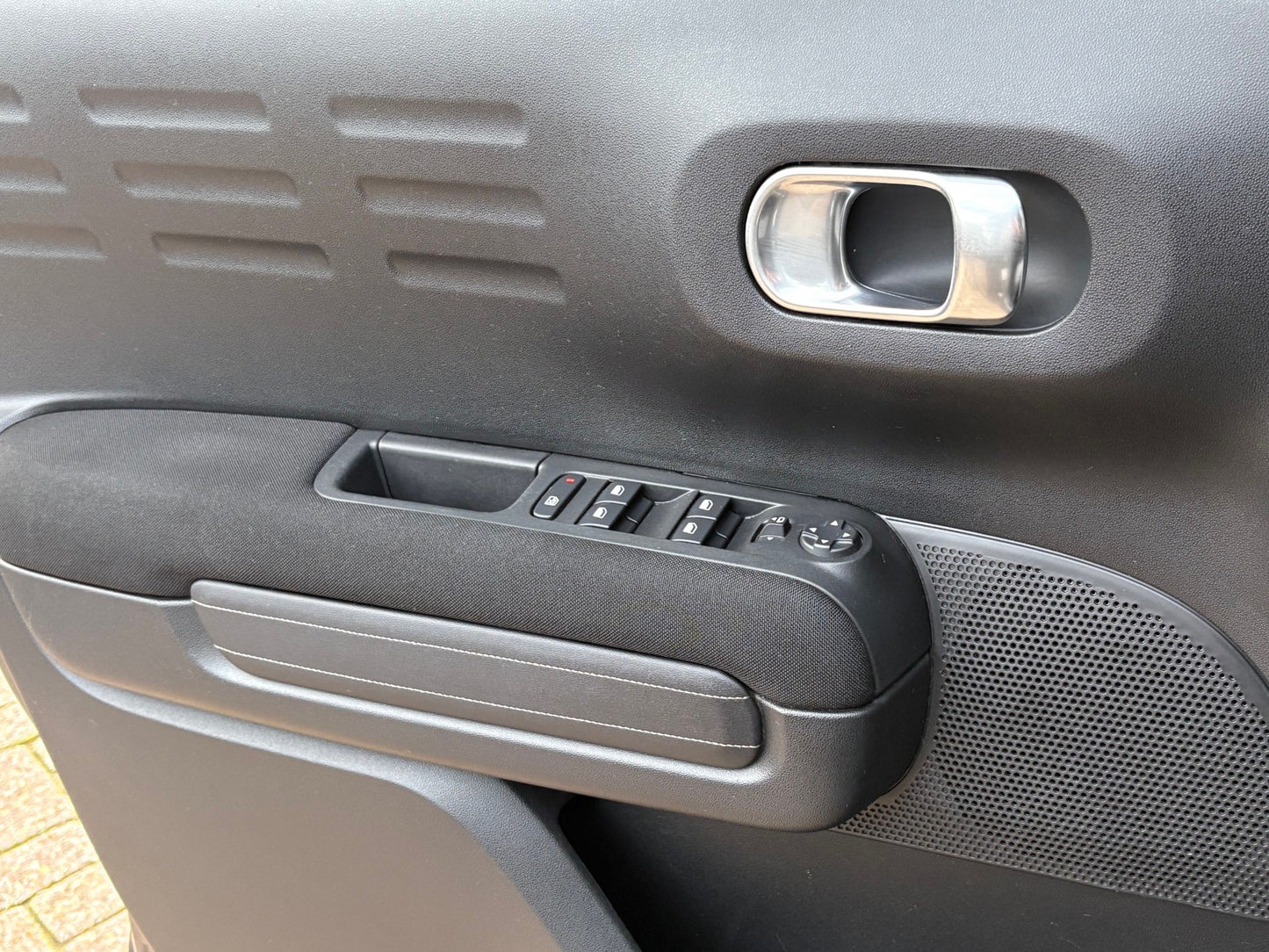 Citroen C3 Aircross 1.2 PureTech Shine | Automaat Panoramadak | 2022 | Benzine | 105.856 km | € 13.950,-