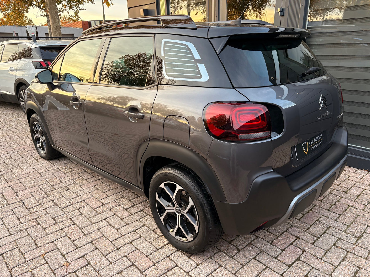 Citroen C3 Aircross 1.2 PureTech Shine | Automaat Panoramadak | 2022 | Benzine | 105.856 km | € 13.950,-