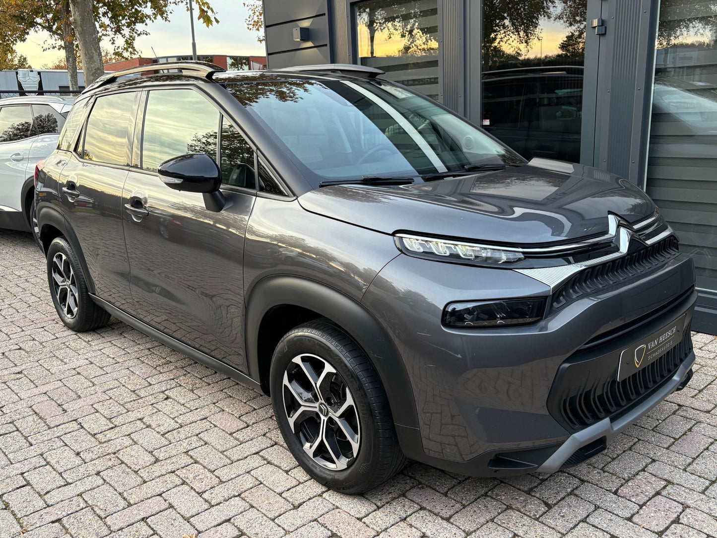 Citroen C3 Aircross 1.2 PureTech Shine | Automaat Panoramadak | 2022 | Benzine | 105.856 km | € 13.950,-